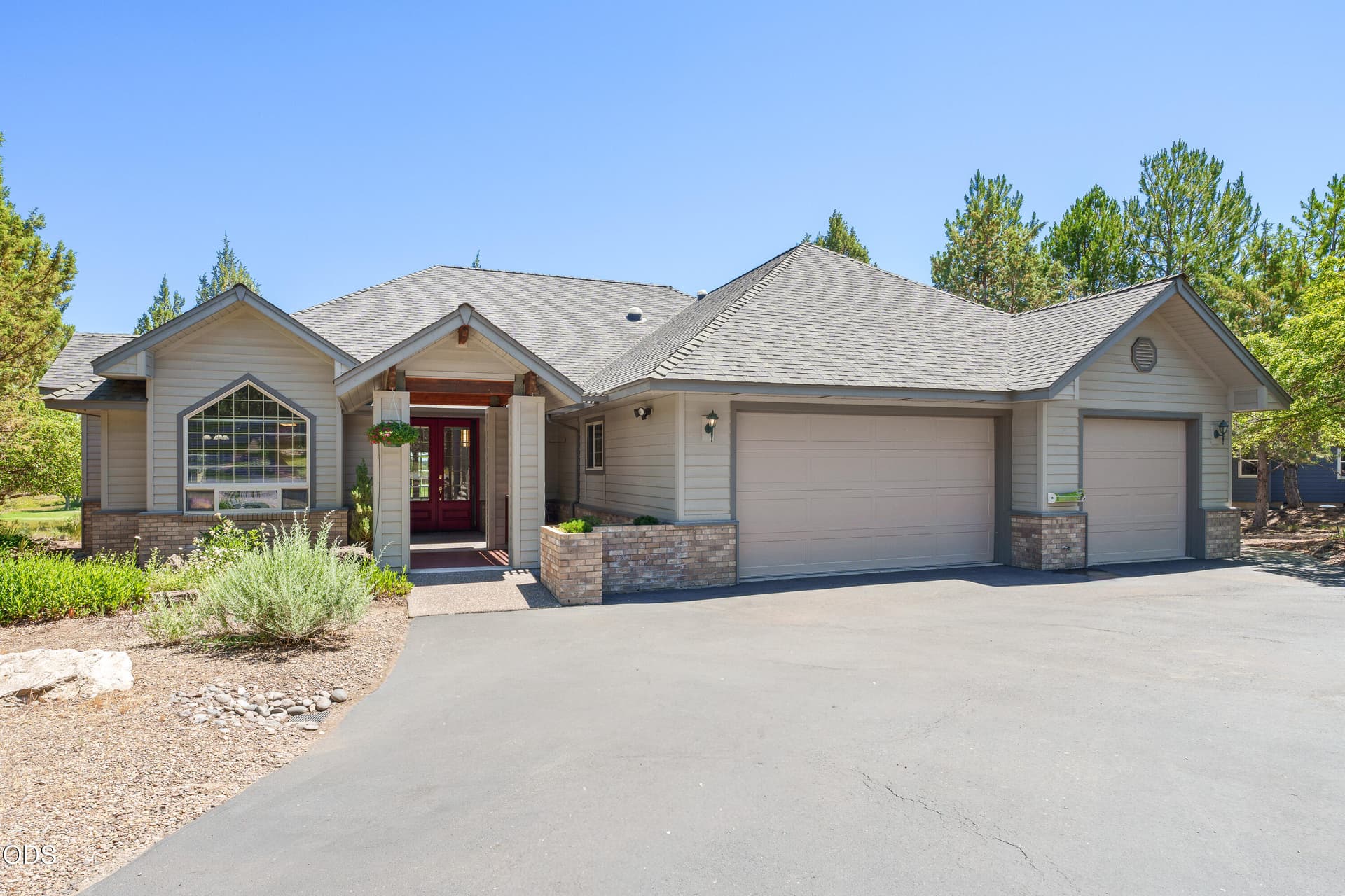 DSC02394. Photo 1 of 75, 474 Tanager Drive, Redmond, OR 97756