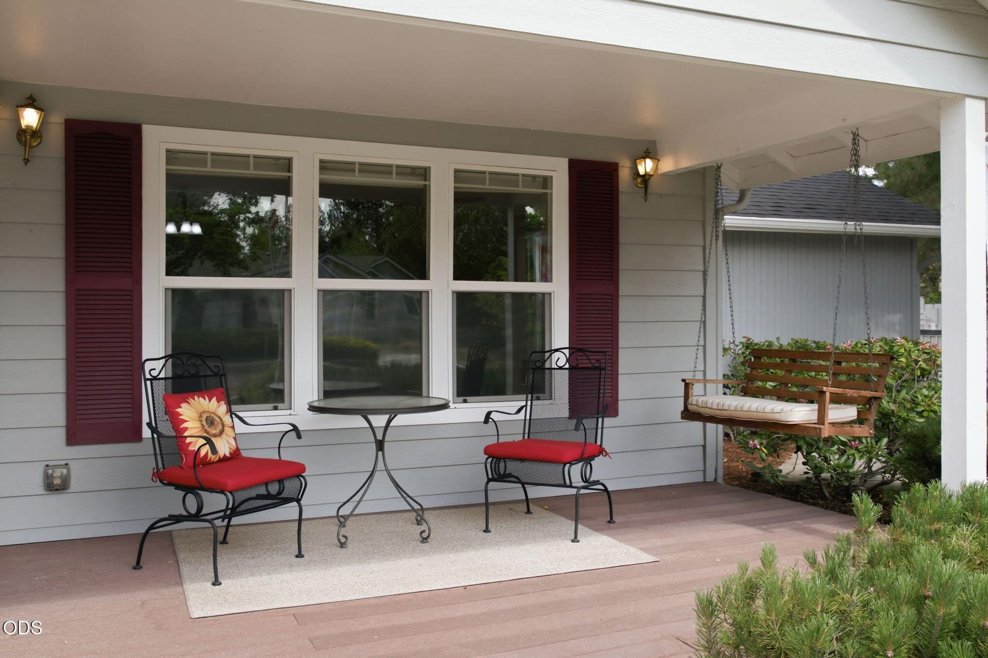3. Photo 3 of 29, 1105 SE Palmwood Court, Bend, OR 97702