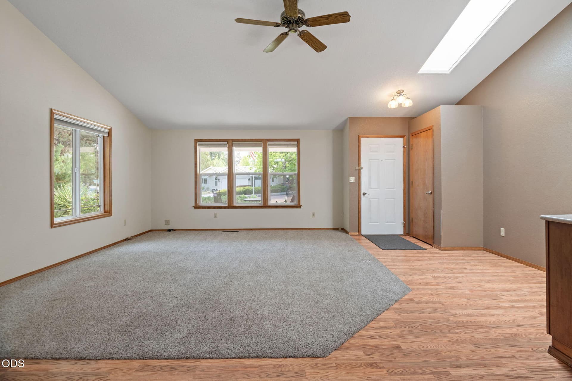 5. Photo 5 of 29, 1105 SE Palmwood Court, Bend, OR 97702