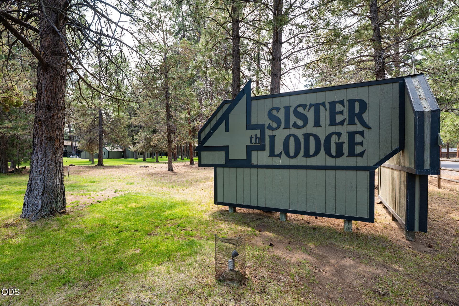 897-E-Desperado-Trail-#102-Sisters-OR-97. Photo 3 of 43, 897 E Desperado Trail Unit UNIT 102, Sisters, OR 97759