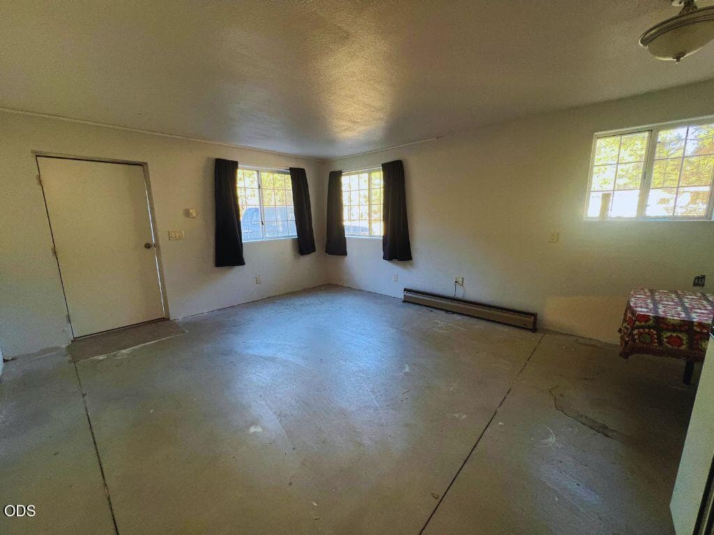 5. Photo 5 of 12, 4733 Swan Drive, Bonanza, OR 97623