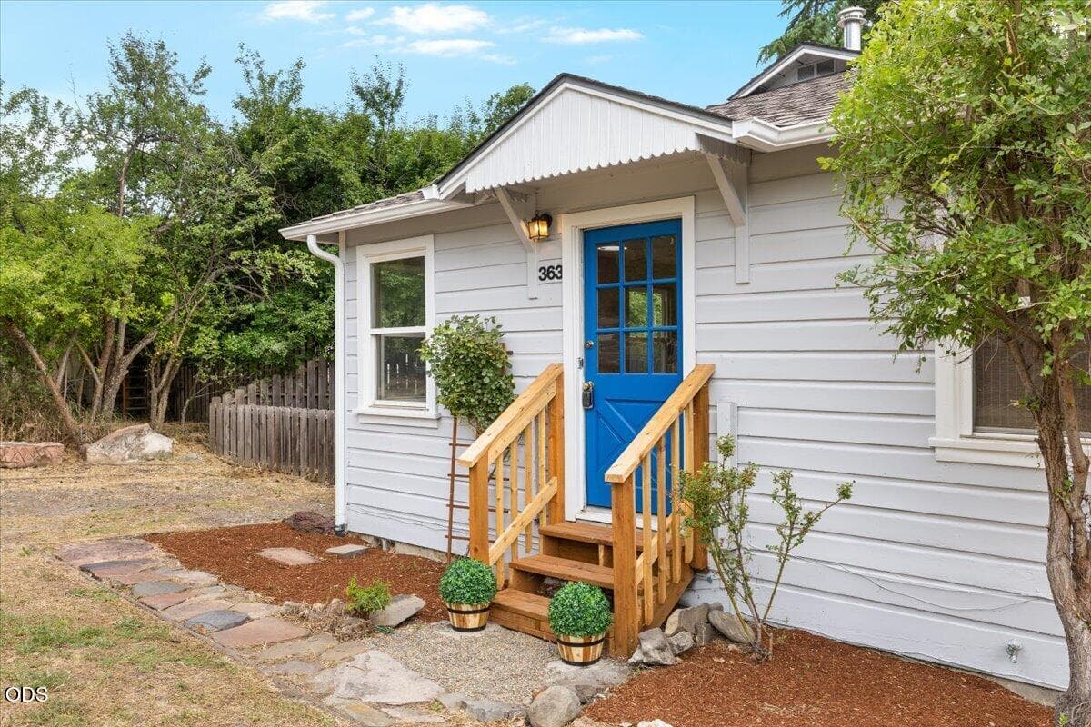 04-CI_9499. Photo 4 of 19, 363 E Hersey Street, Ashland, OR 97520