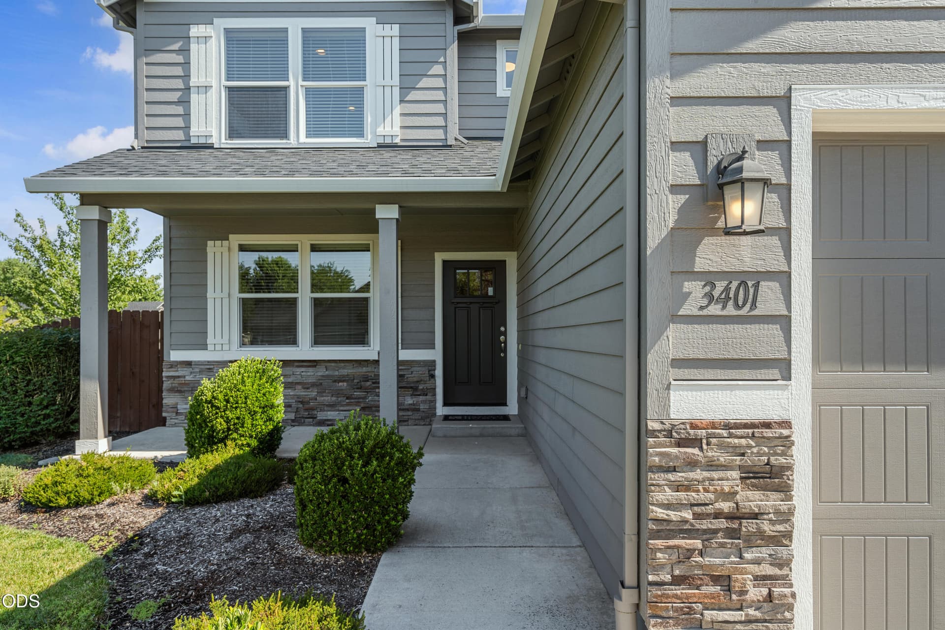 Front Entry. Photo 4 of 30, 3401 Ford Drive, Medford, OR 97504