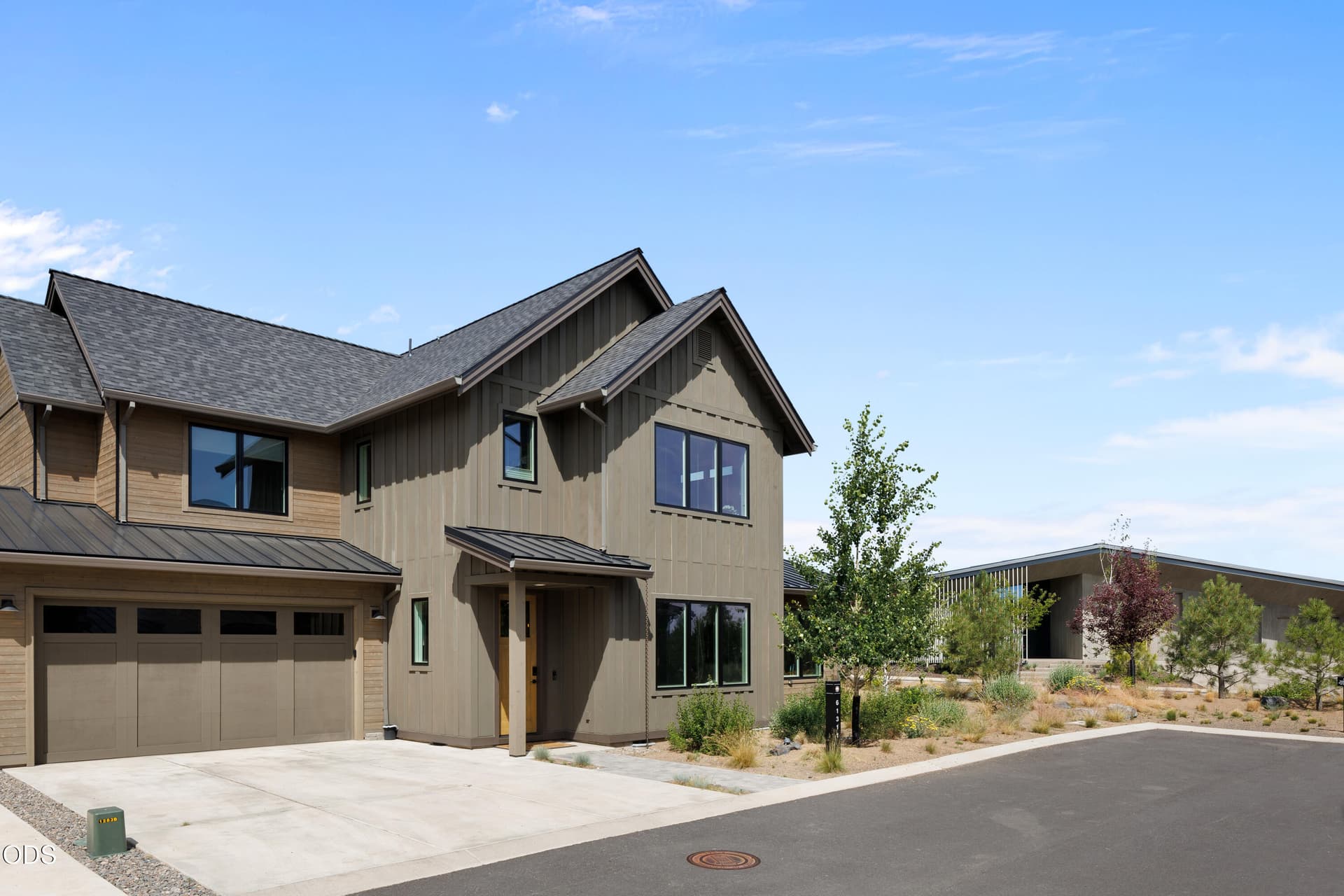 Front2. Photo 2 of 44, 61311 McRoberts Lane, Bend, OR 97702