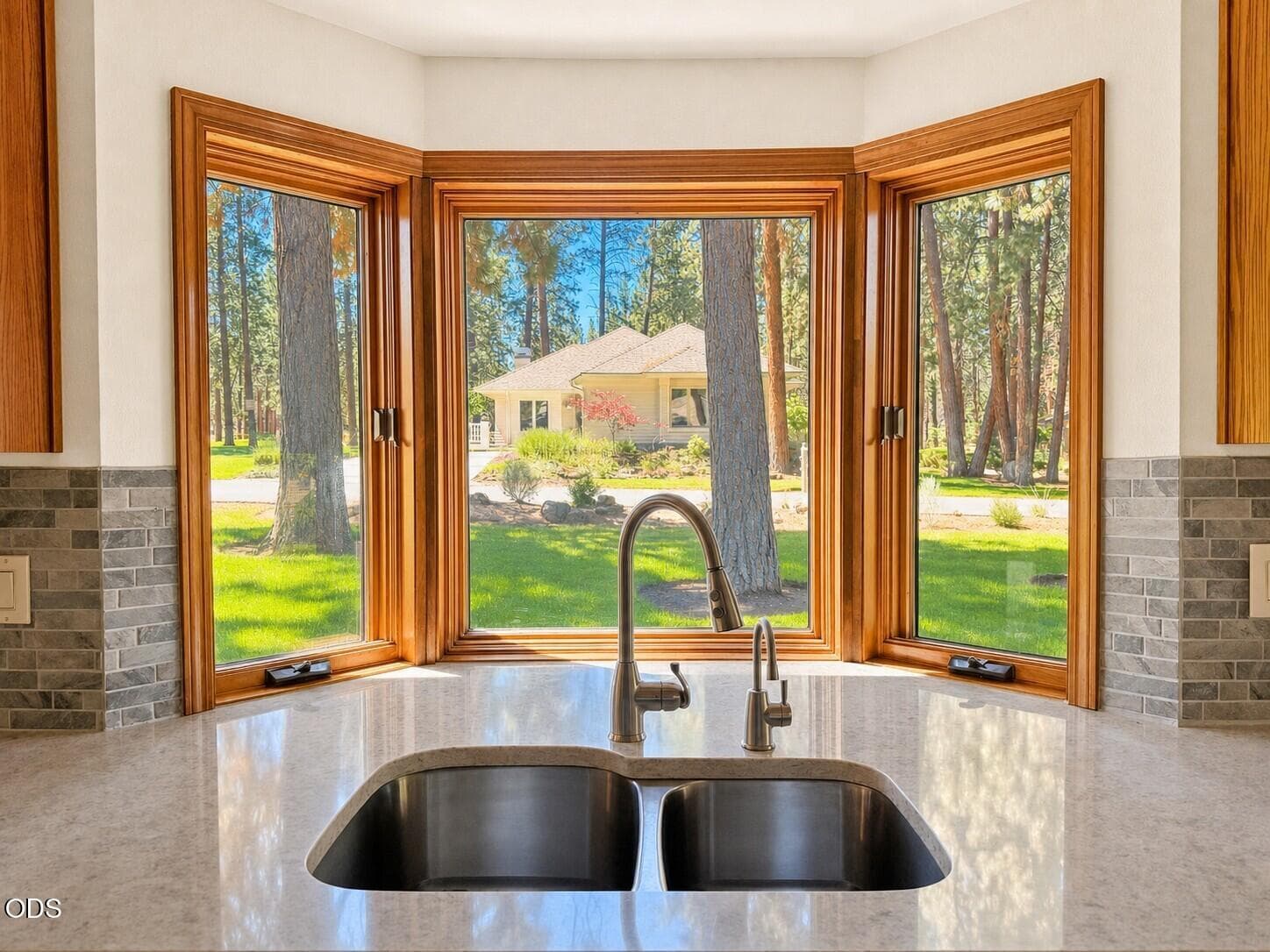 Kitchen Bay Window. Photo 2 of 38, 60716 Willow Creek Loop, Bend, OR 97702