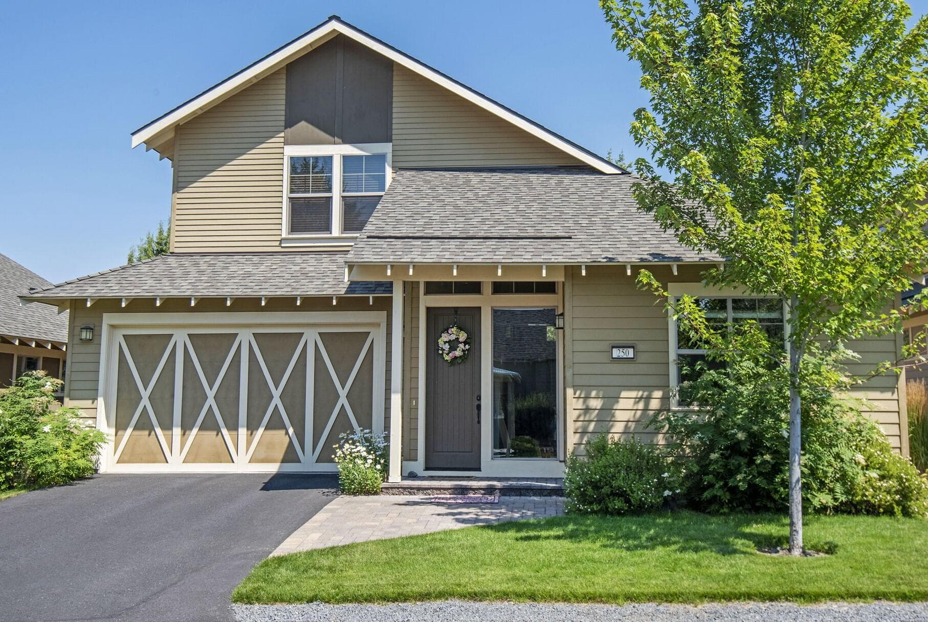Front. Photo 1 of 26, 250 Split Rail Lane, Redmond, OR 97756