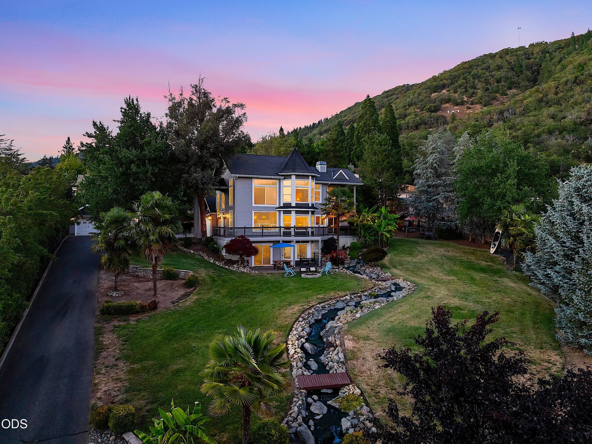 1-Twilight (1 of 6). Photo 1 of 96, 921 NE Beacon Drive, Grants Pass, OR 97526