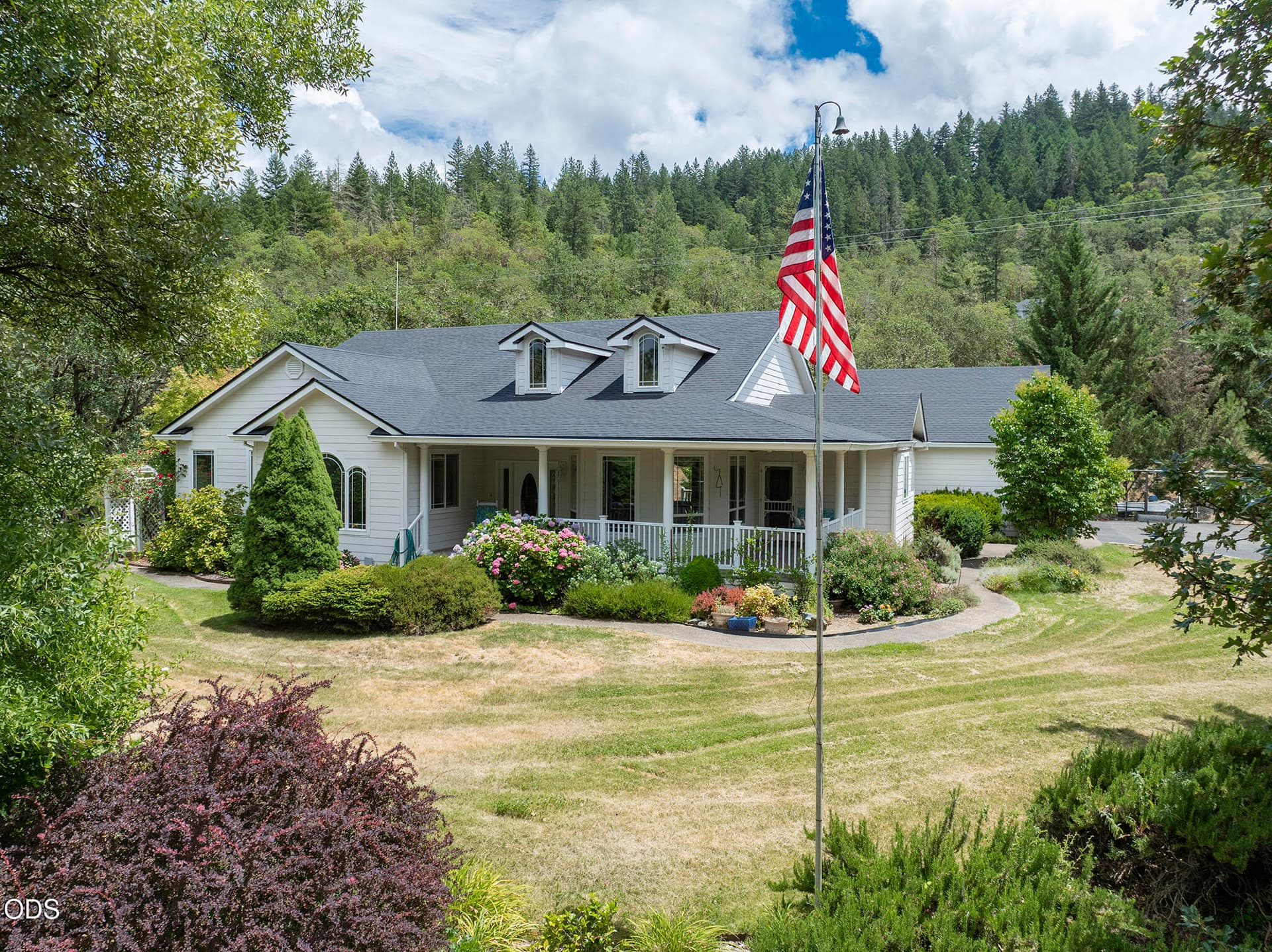 2. Photo 2 of 62, 279 Ridgefield Road, Grants Pass, OR 97527