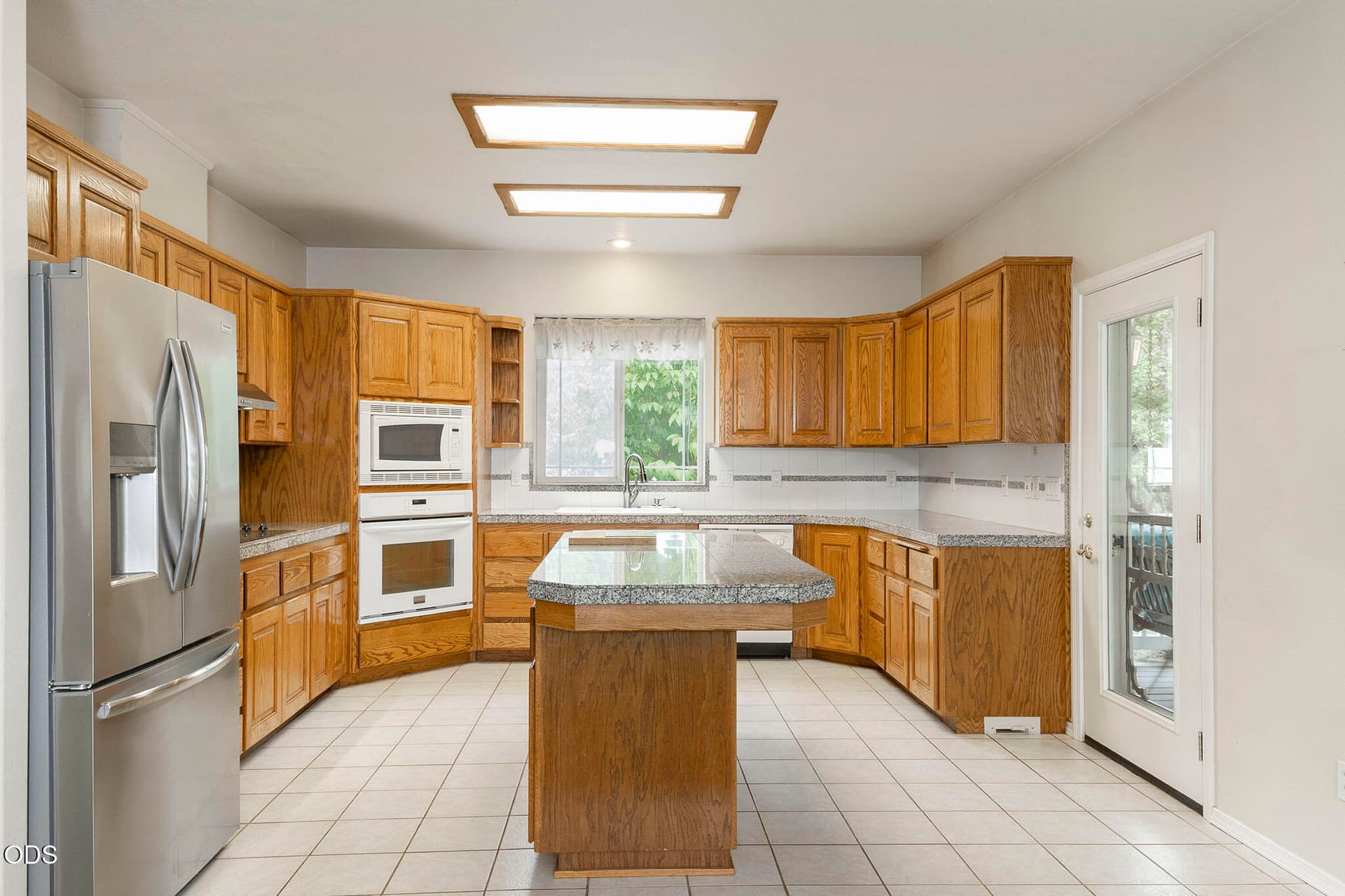5. Photo 5 of 62, 279 Ridgefield Road, Grants Pass, OR 97527