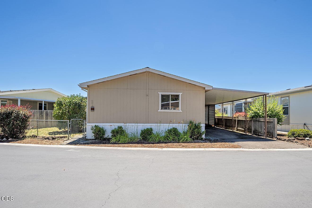 4-web-or-mls-S Pacific 231_003. Photo 4 of 24, 3555 S Pacific Highway Unit SPC 231, Medford, OR 97501