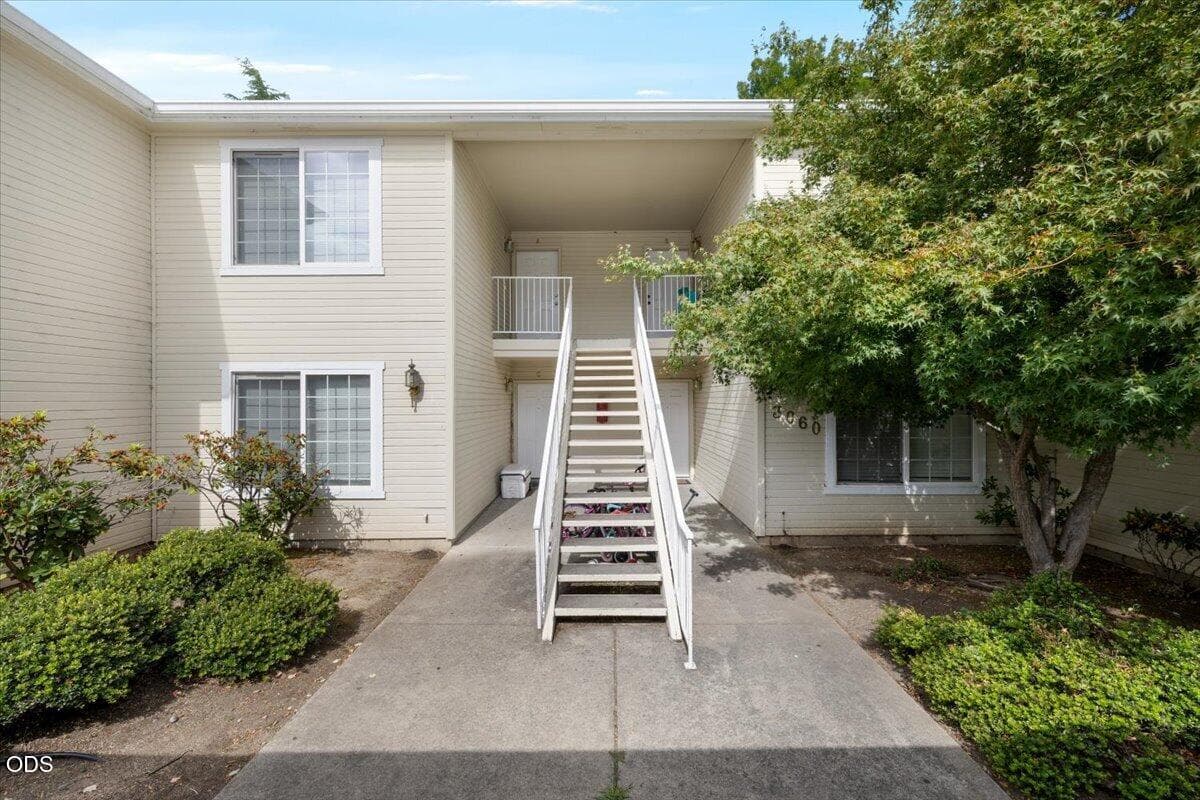02-CI_9606. Photo 2 of 56, 3060 Sheraton Court, Medford, OR 97504