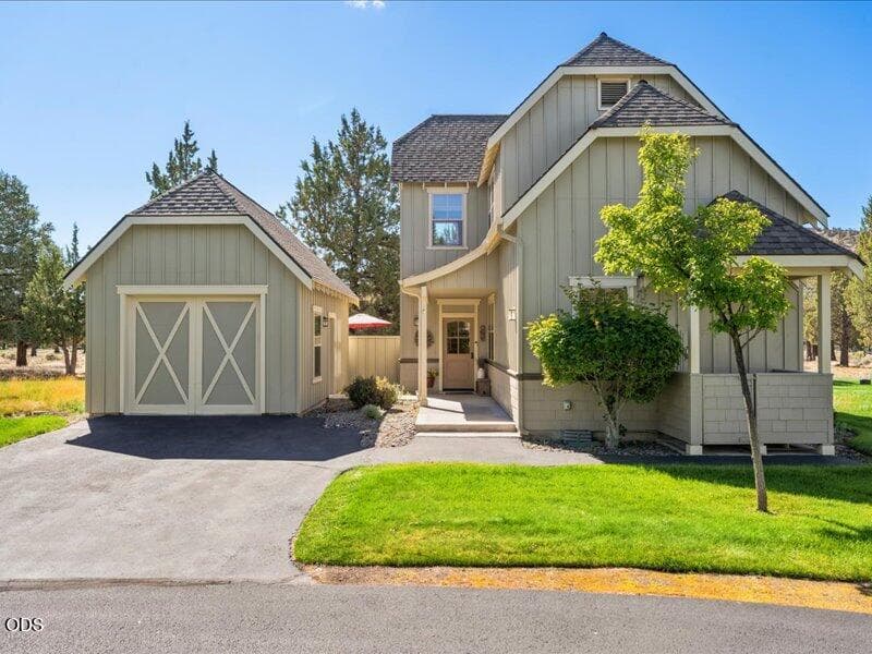 57-Exterior. Photo 2 of 89, 11176 Desert Sky Loop, Redmond, OR 97756