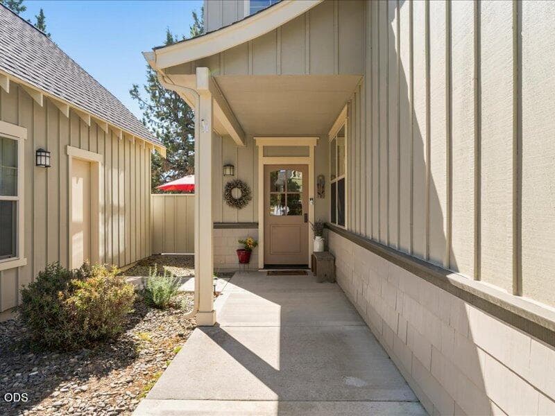 61-Exterior. Photo 3 of 89, 11176 Desert Sky Loop, Redmond, OR 97756