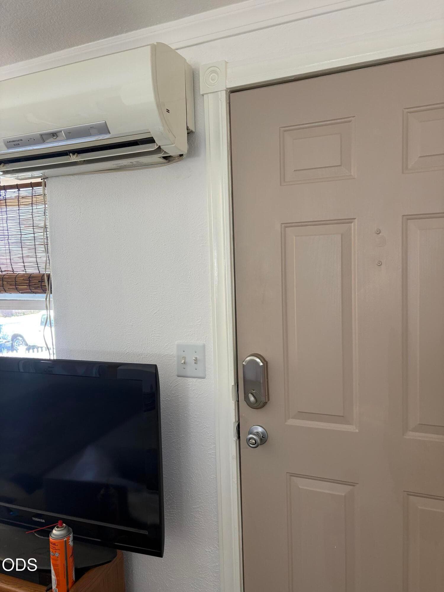 Front door. Photo 5 of 31, 4647 Winter Avenue Unit SPC 68, Klamath Falls, OR 97603