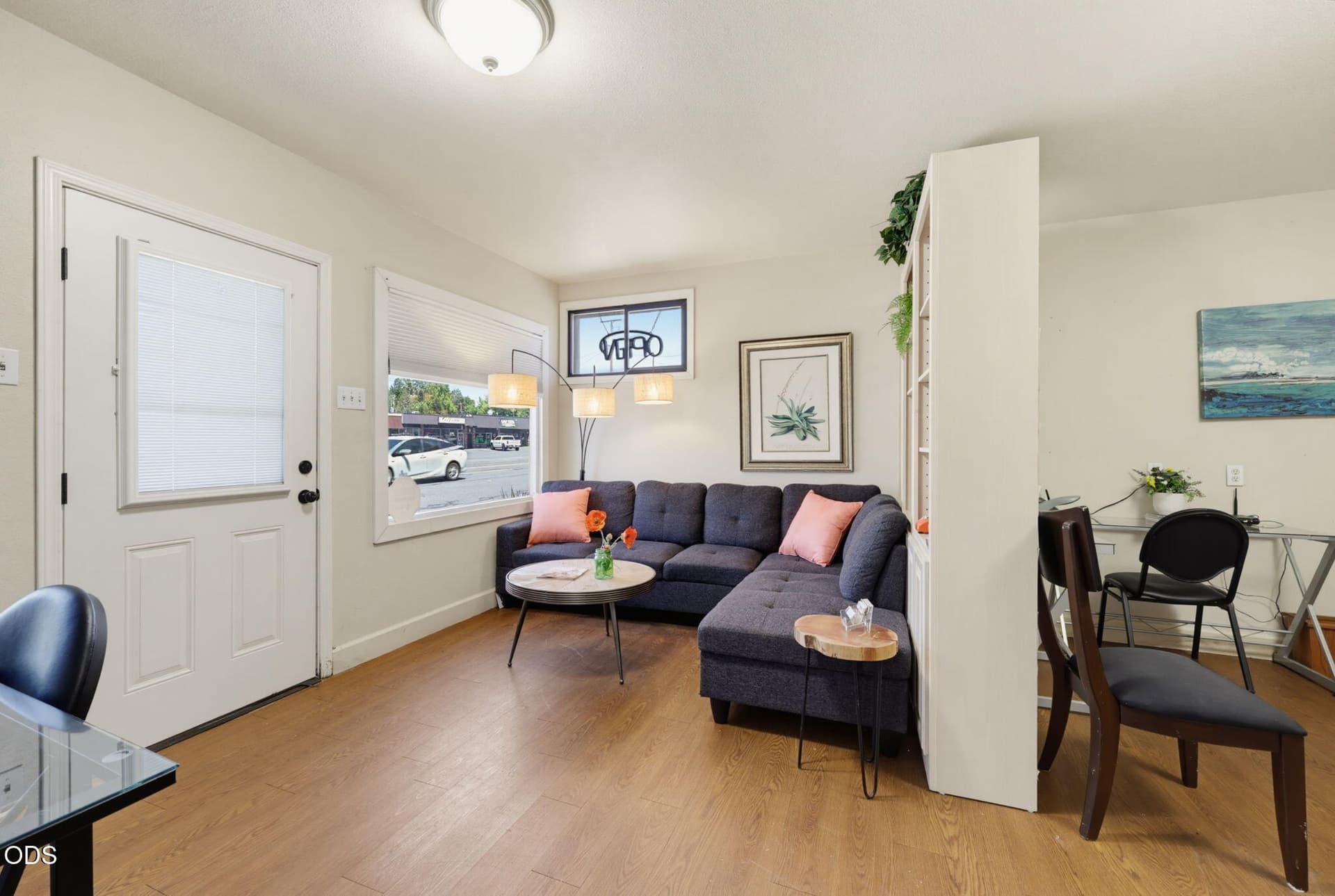 1215 NE 6th. Photo 4 of 29, 1215 NE 6th Street, Grants Pass, OR 97526