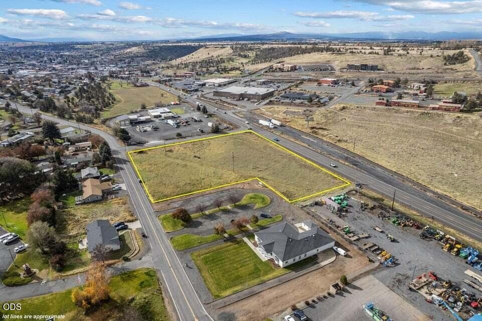 1. Photo 1 of 13, NE Chestnut Street Unit Parcel #: 1018, Madras, OR 97741