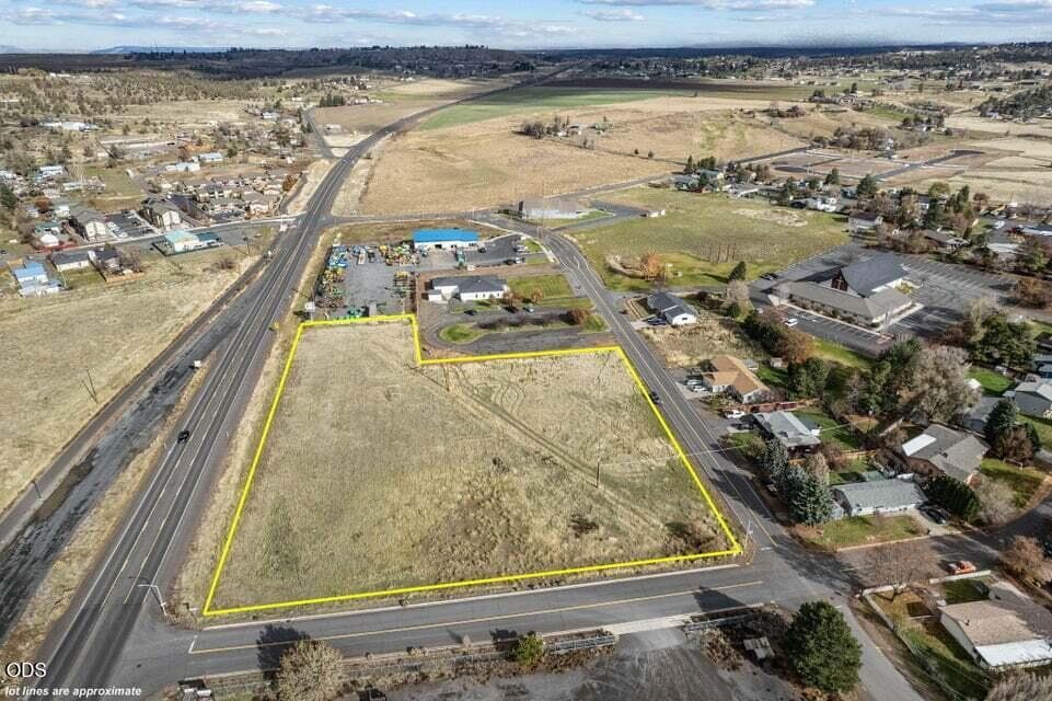 2. Photo 2 of 13, NE Chestnut Street Unit Parcel #: 1018, Madras, OR 97741