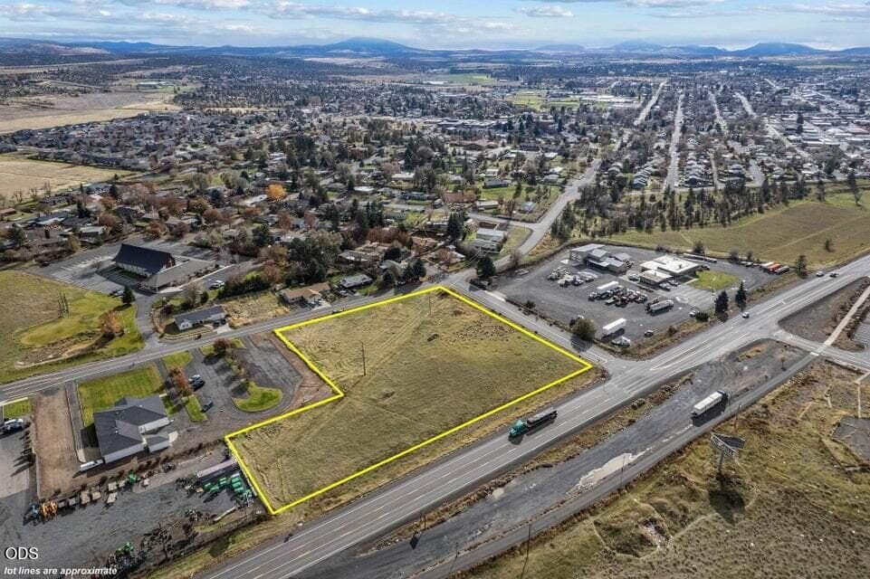 3. Photo 3 of 13, NE Chestnut Street Unit Parcel #: 1018, Madras, OR 97741