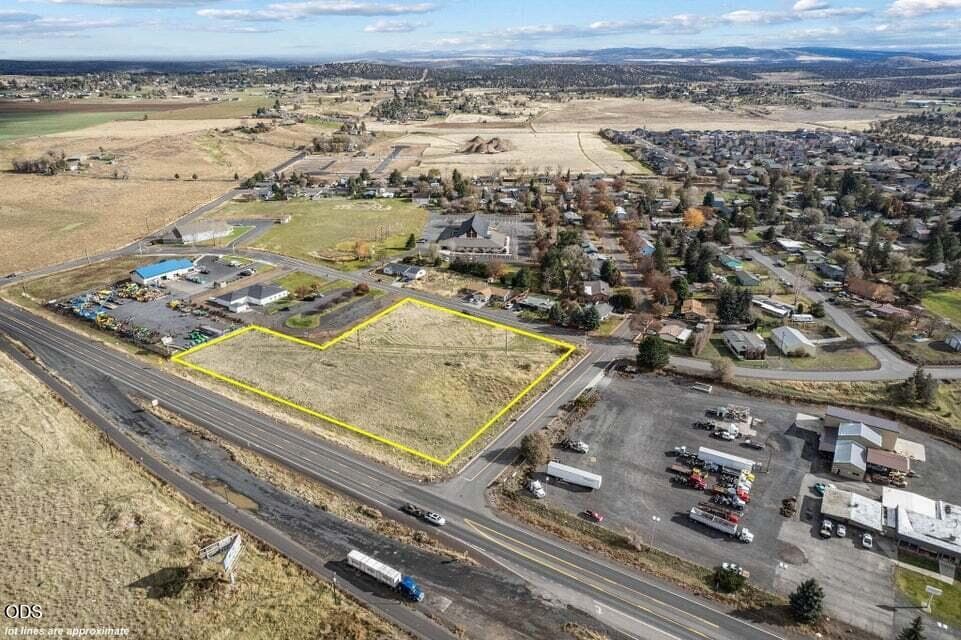 4. Photo 4 of 13, NE Chestnut Street Unit Parcel #: 1018, Madras, OR 97741