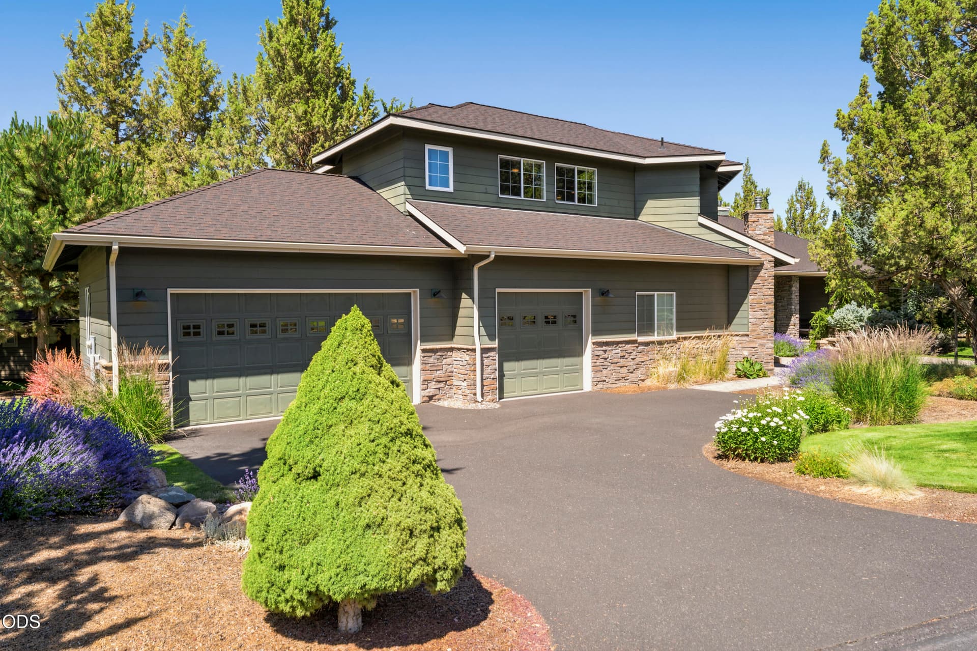 06-Exterior. Photo 1 of 125, 2390 Osprey Drive, Redmond, OR 97756