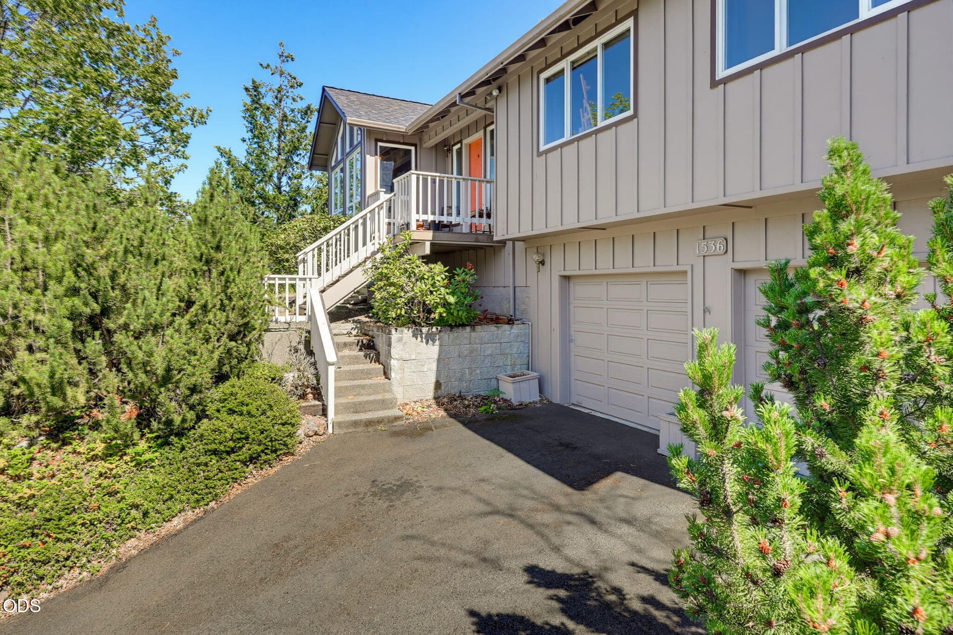 ApxPT00002. Photo 5 of 65, 1536 Pinecrest Terrace, Ashland, OR 97520