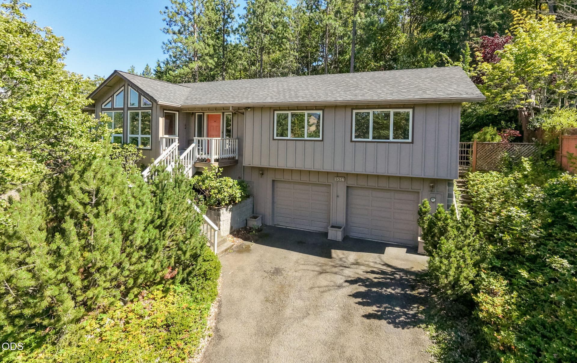 ApxPT00003. Photo 3 of 65, 1536 Pinecrest Terrace, Ashland, OR 97520