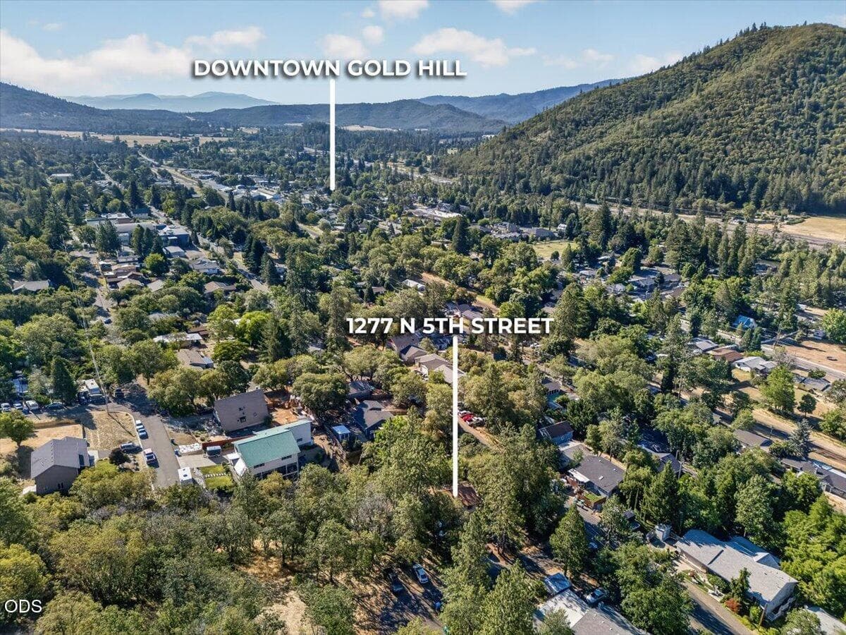 31-31. Photo 4 of 38, 1277 N 5th Avenue, Gold Hill, OR 97525
