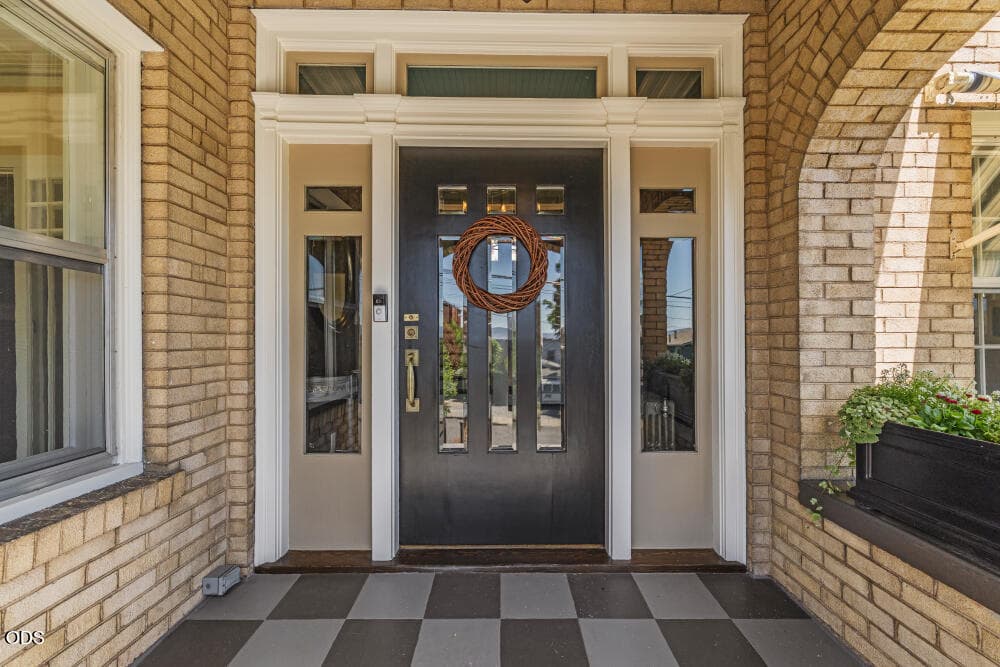 Front door. Photo 2 of 55, 219 Pine Street, Klamath Falls, OR 97601