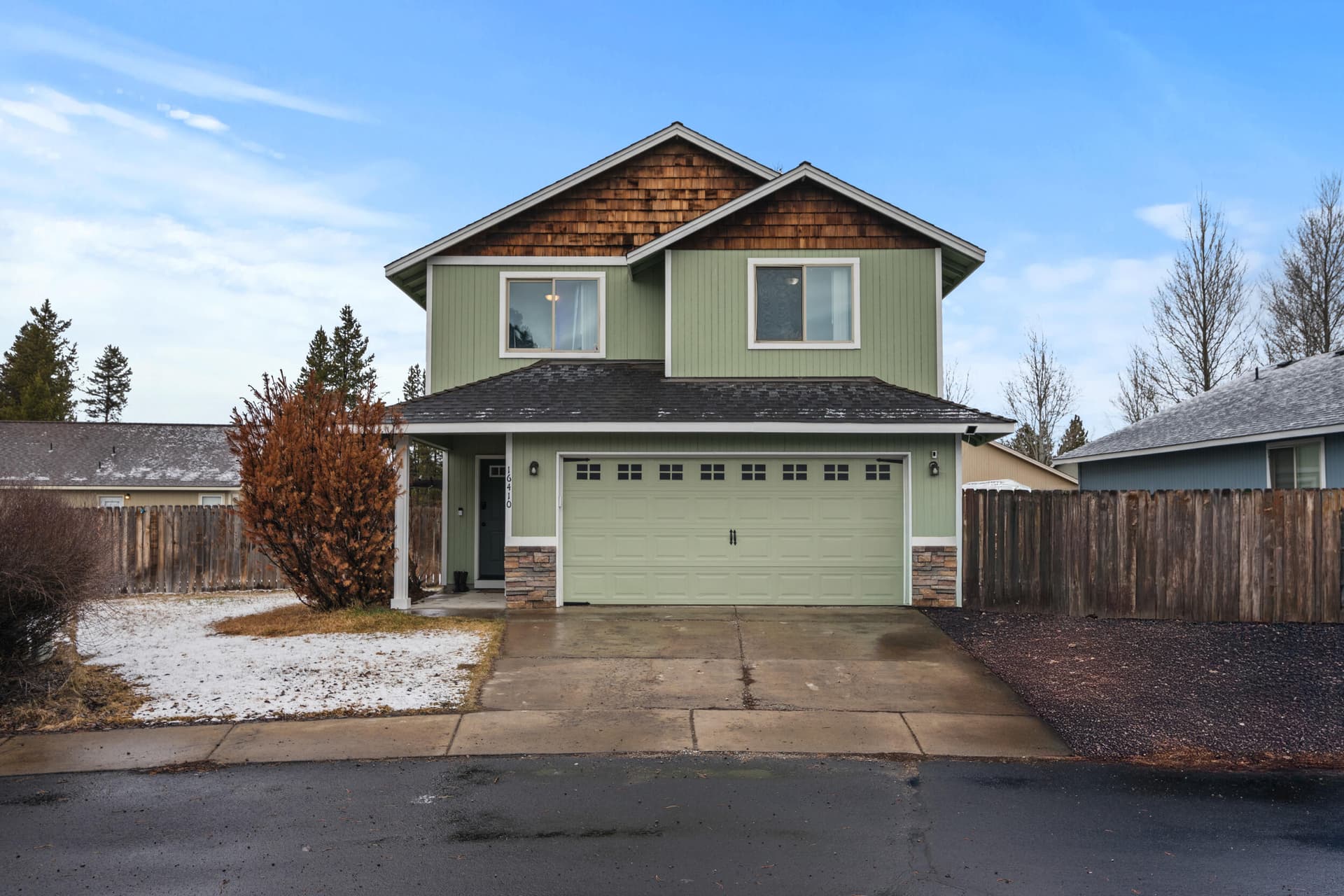 Front of House. Photo 2 of 27, 16410 Cassidy Court, La Pine, OR 97739
