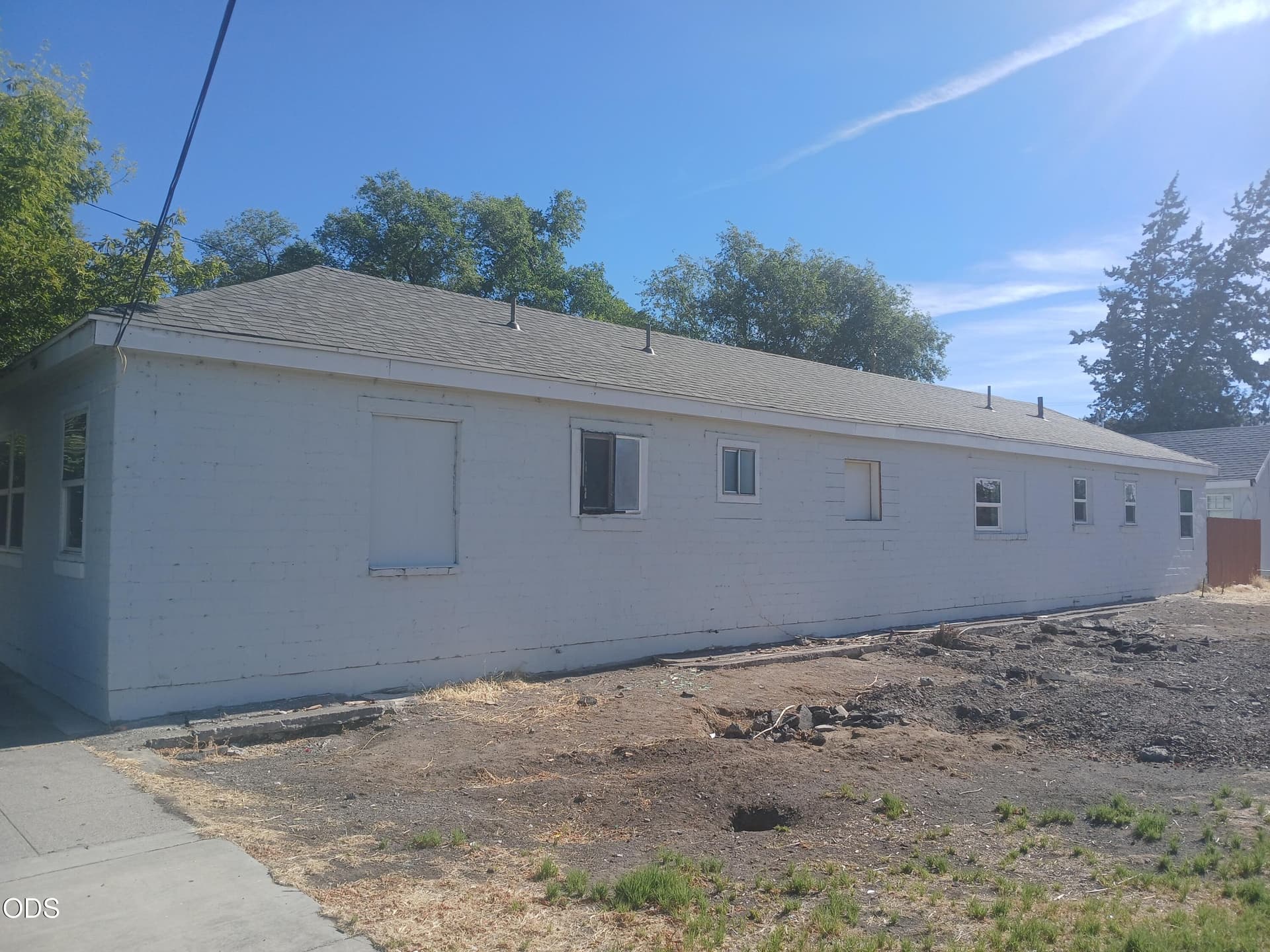 South 4-plex. Photo 5 of 31, 323 Commercial Street, Klamath Falls, OR 97601