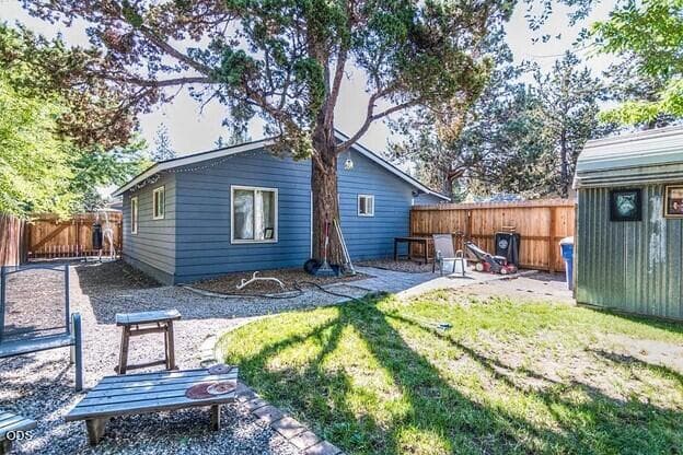Douglas 1 bed backyard 3. Photo 4 of 21, 475 SE Douglas Street, Bend, OR 97702
