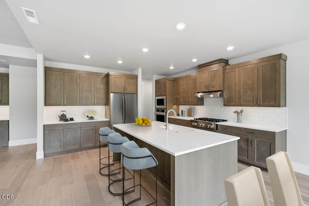 CL06-Malone-E-Signature-Kitchen. Photo 4 of 12, 1331 NW Ochoa Drive, Bend, OR 97703