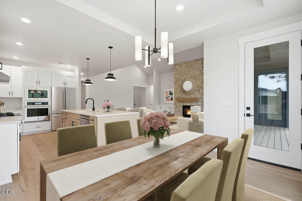 CL07-Carrington-F-Signature-DiningRoom. Photo 3 of 12, 1337 NW Ochoa Drive, Bend, OR 97703