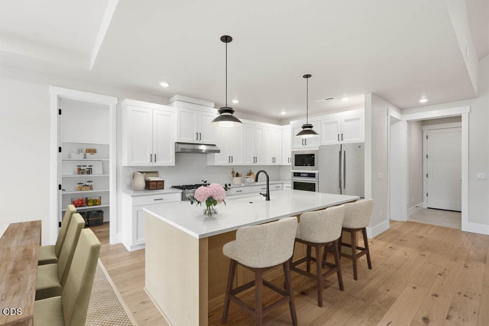 CL07-Carrington-F-Signature-Kitchen. Photo 4 of 12, 1337 NW Ochoa Drive, Bend, OR 97703