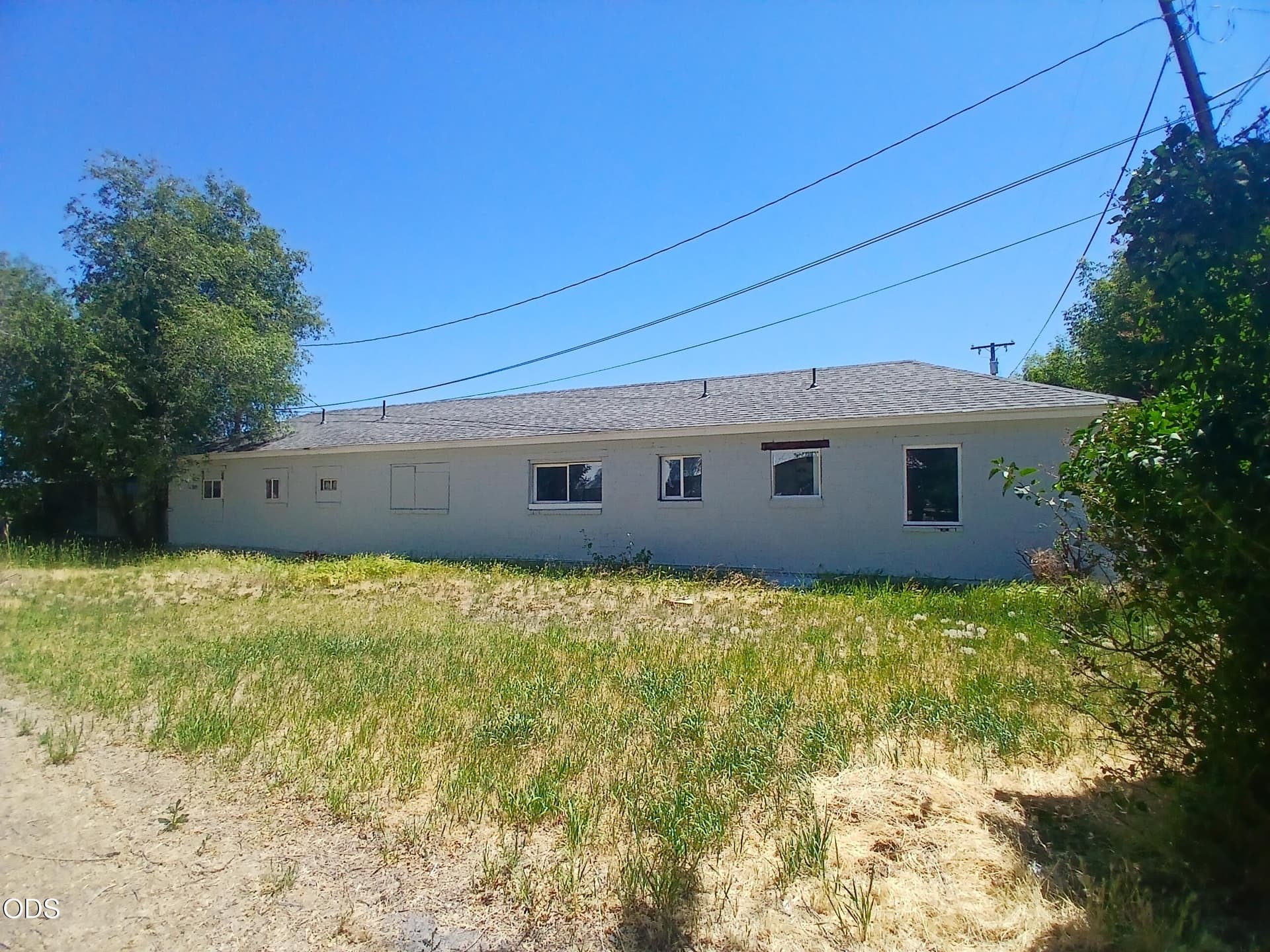 North 4-plex. Photo 4 of 31, 323 Commercial Street, Klamath Falls, OR 97601