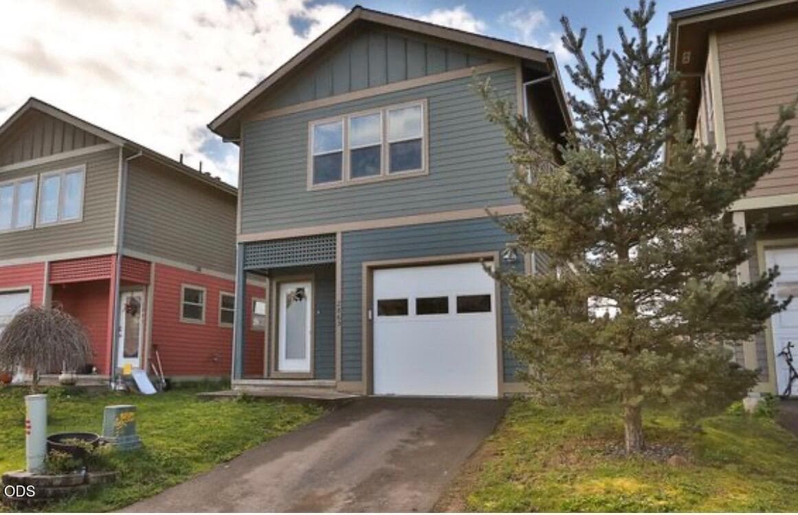 Primary. Photo 1 of 21, 2865 Cottage Lane, Hood River, OR 97031