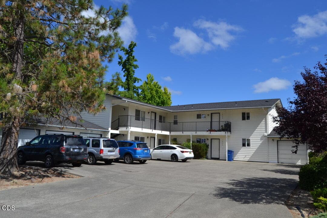 Front. Photo 1 of 14, 1806 Medart Lane, Grants Pass, OR 97527