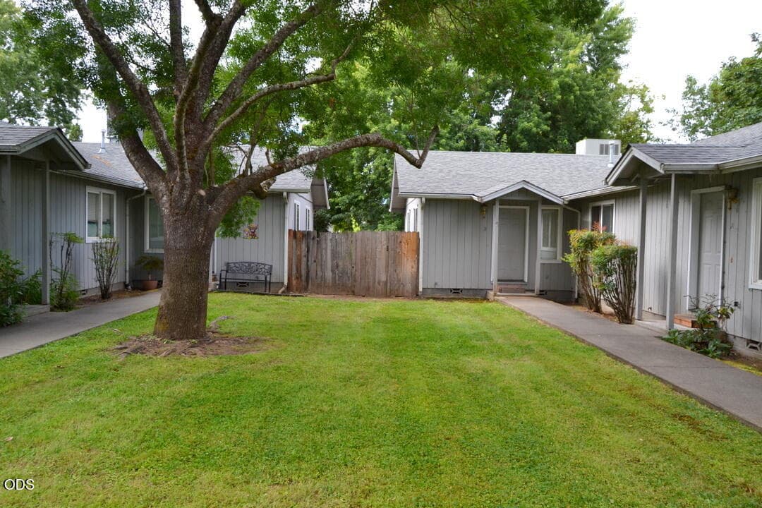 DSC_9527. Photo 3 of 19, 1632 Leonard Road Unit A & B, Grants Pass, OR 97527