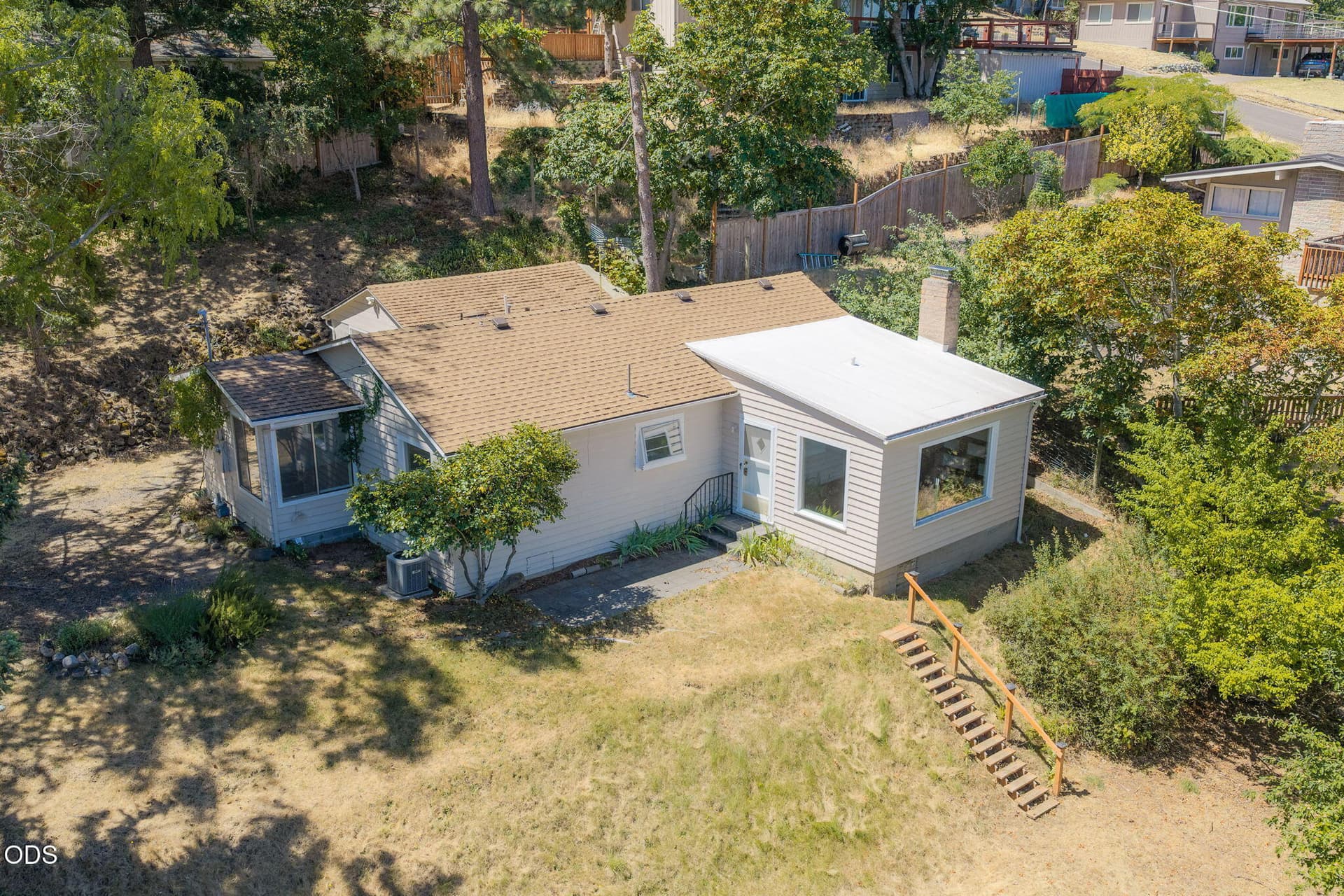 ApxMS00001. Photo 1 of 42, 595 Monroe Street, Ashland, OR 97520