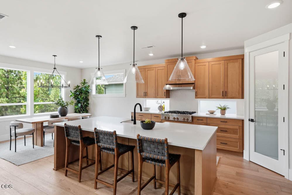 CL10-Benedict-F-Signature-Kitchen. Photo 3 of 12, 1355 NW Ochoa Drive, Bend, OR 97703
