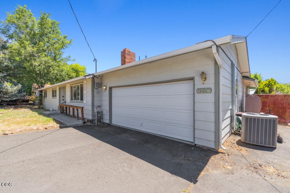 6236CherryWy-8. Photo 4 of 37, 6236 Cherry Way, Klamath Falls, OR 97603