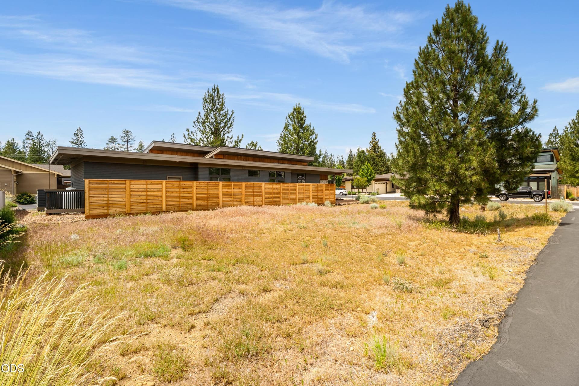 2. Photo 2 of 13, 283 W Heising Drive, Sisters, OR 97759