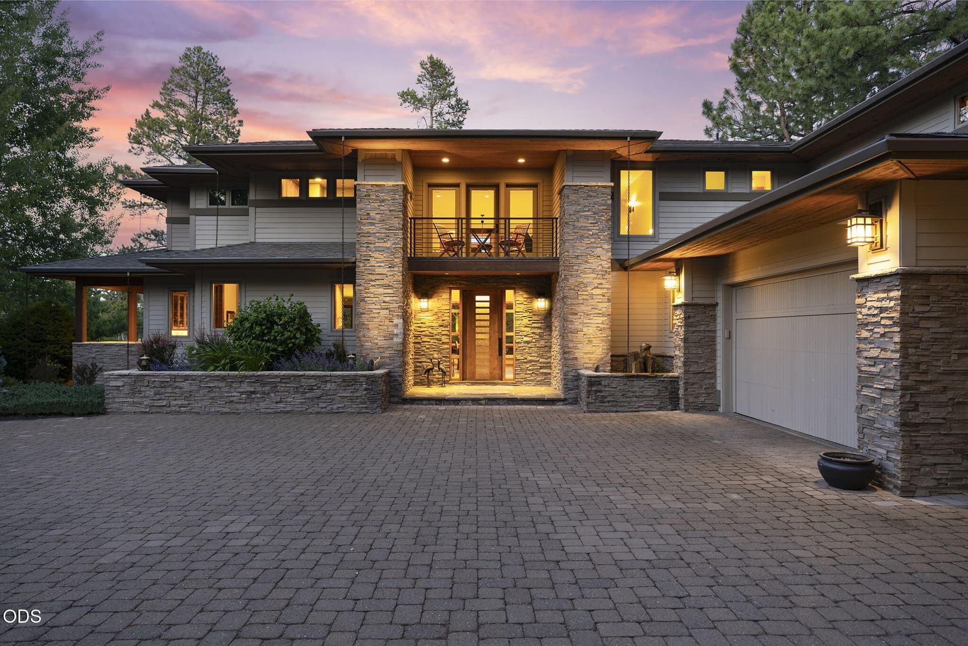 Timeless elegance. Photo 2 of 67, 56680 Lunar Drive, Bend, OR 97707