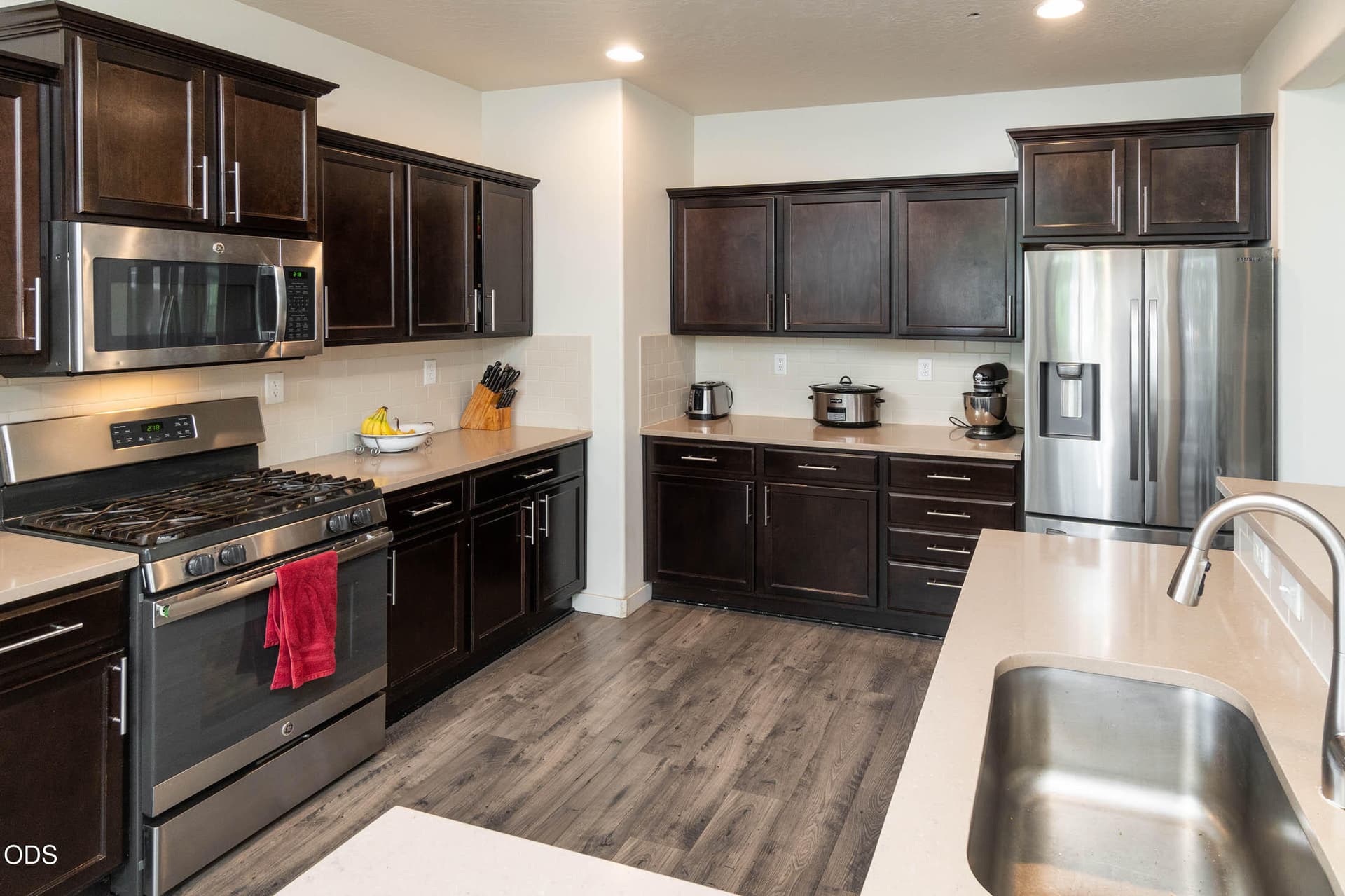 Large Kitchen. Photo 5 of 20, 20348 Lois Way, Bend, OR 97702