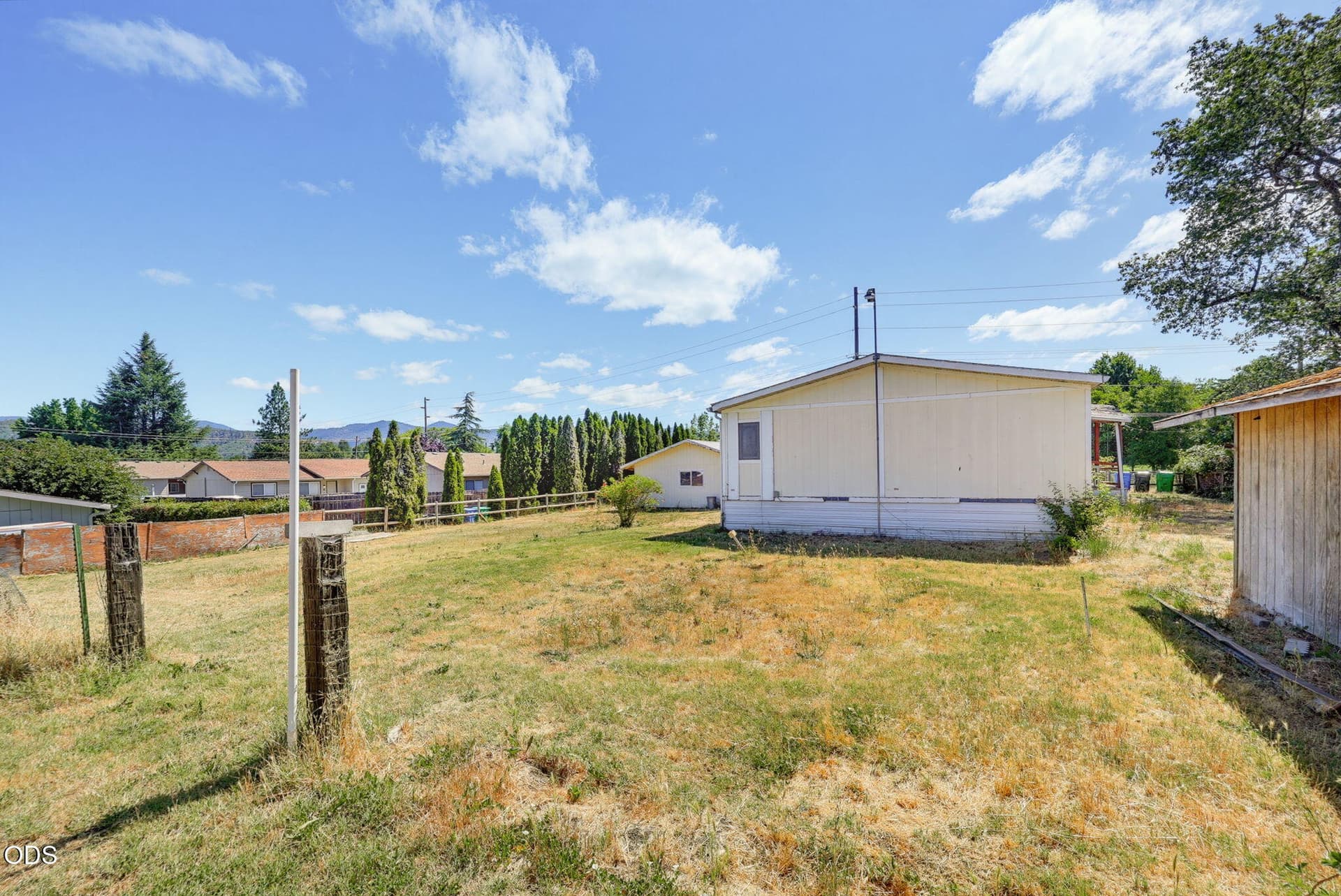APX_0111. Photo 5 of 34, 1344 Dowell Road, Grants Pass, OR 97527