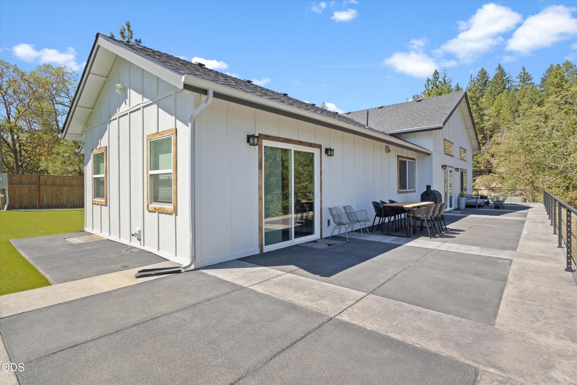 46-IMG_1720. Photo 2 of 52, 922 Palomino Drive, Grants Pass, OR 97526