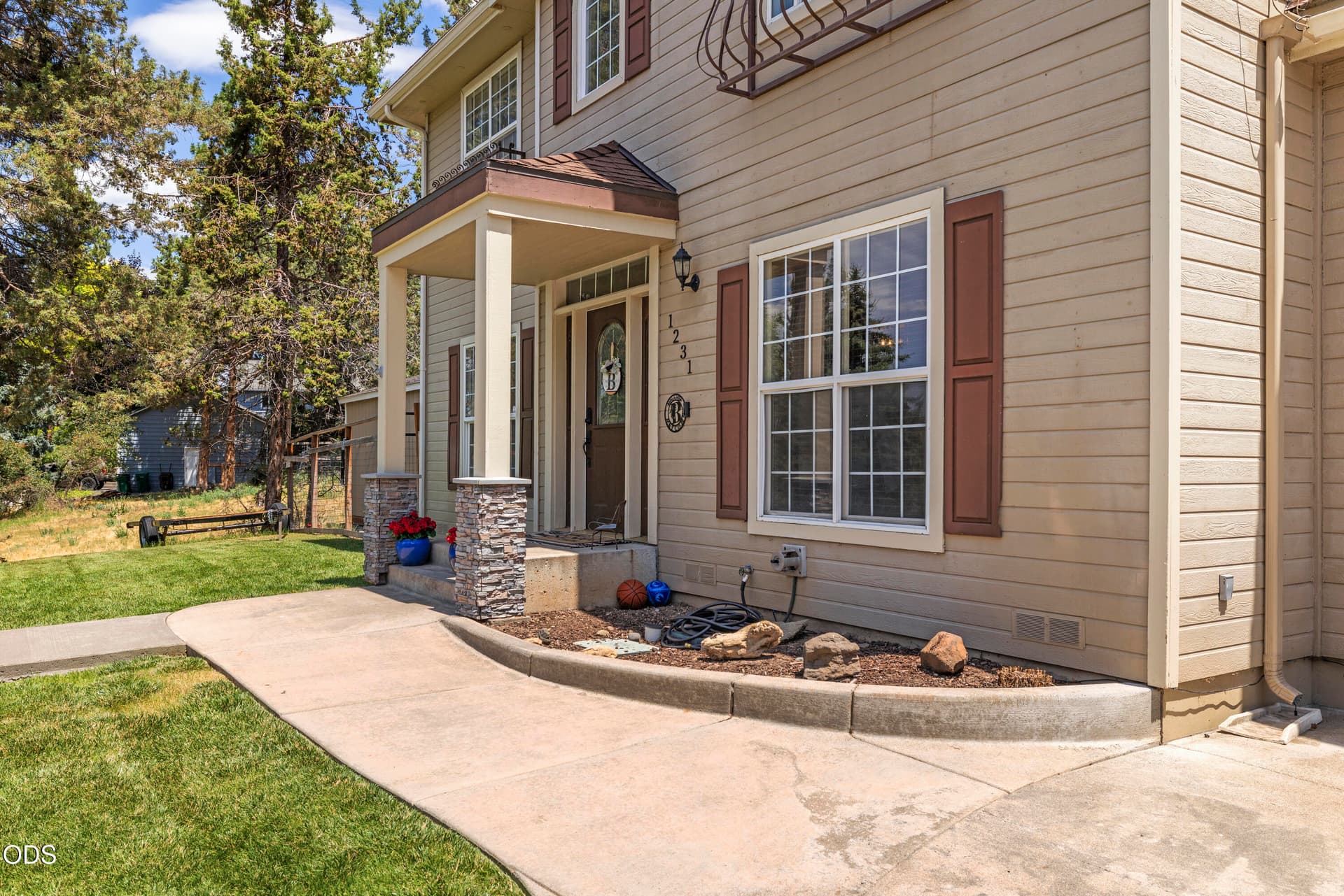 Sidewalk. Photo 3 of 80, 1231 Wild Plum Drive, Klamath Falls, OR 97601