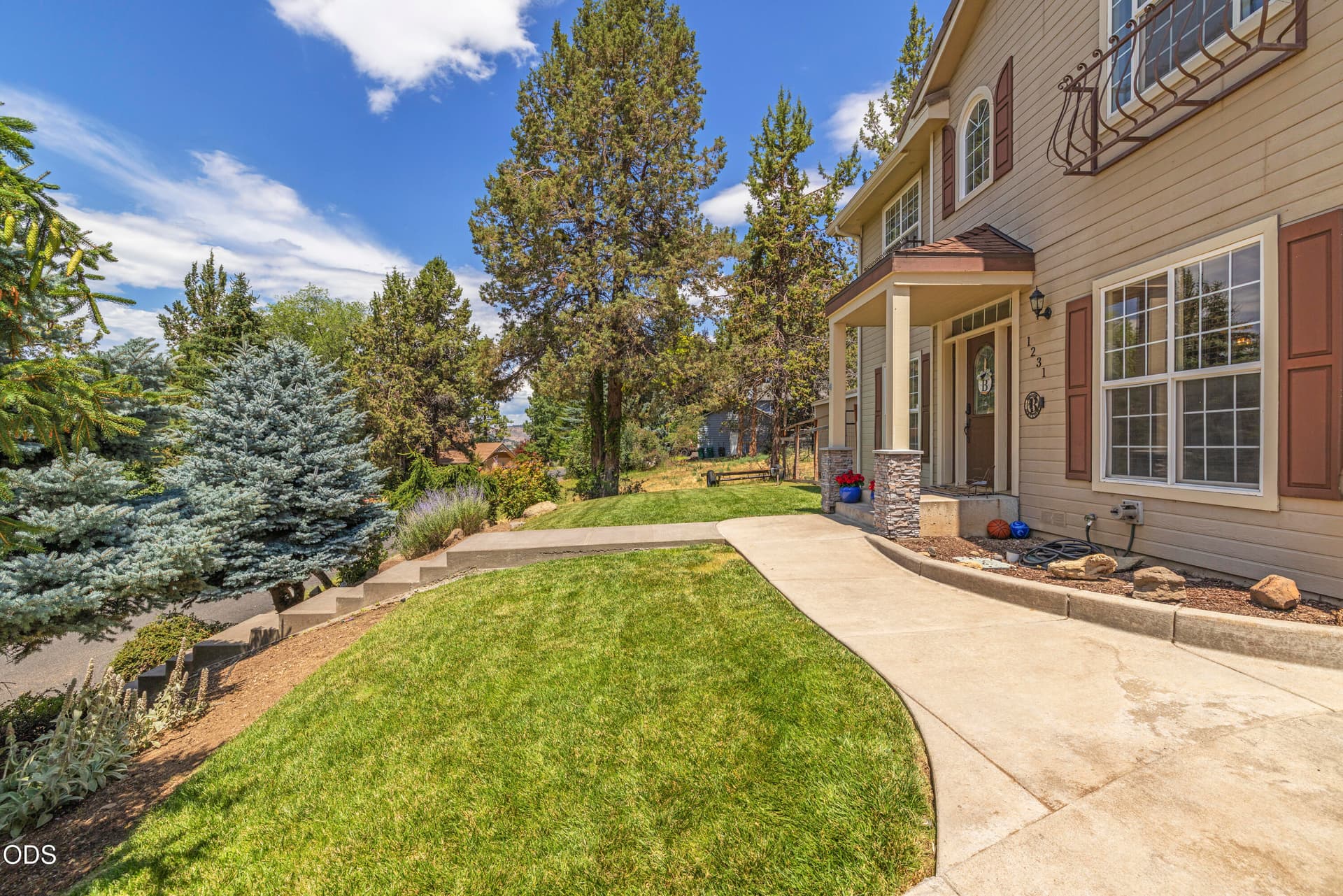 Sidewalk. Photo 4 of 80, 1231 Wild Plum Drive, Klamath Falls, OR 97601