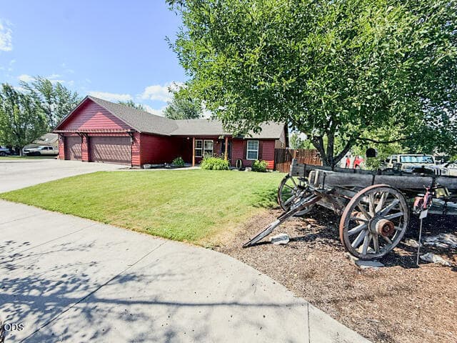 03. Photo 2 of 33, 699 NE Fieldstone Lane, Prineville, OR 97754