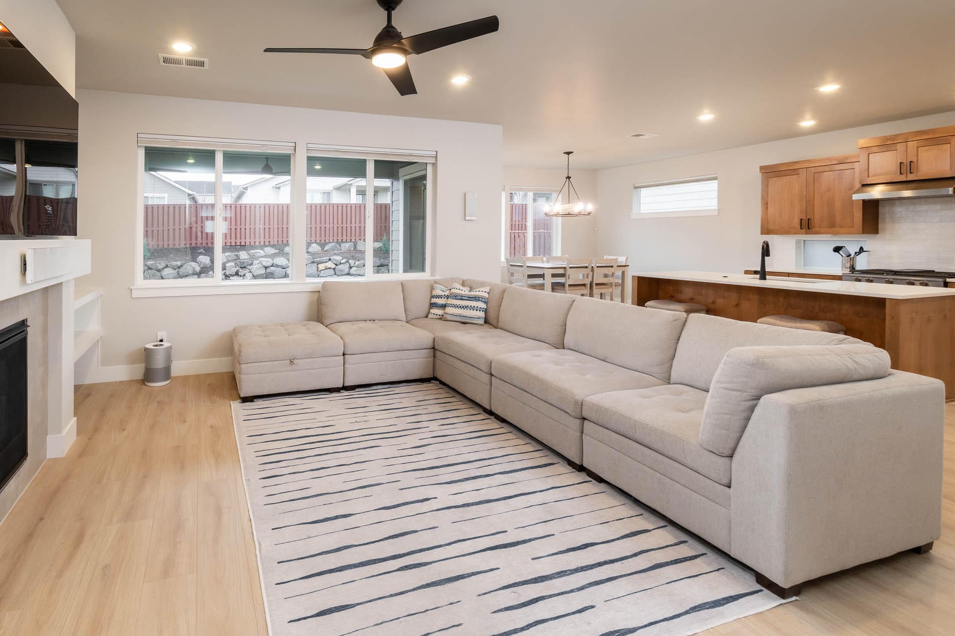 1180 NE Henry Dr 021. Photo 3 of 38, 1180 NE Henry Drive, Prineville, OR 97754